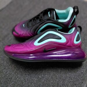 Nike Air Max 720 Purple and Black Sneakers Size 6 Youth, Womans 7.5-8